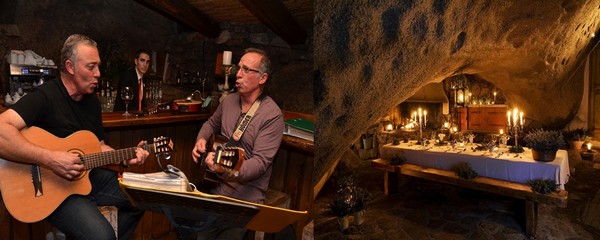 À La Table de la Grotte, l’un des trois restaurants du domaine avec celui de la plage et de la ferme, blotti au creux d’immenses chaos granitiques, les veillées sont par définition inoubliables. Crédit photo David Raynal/Camille Moirenc.