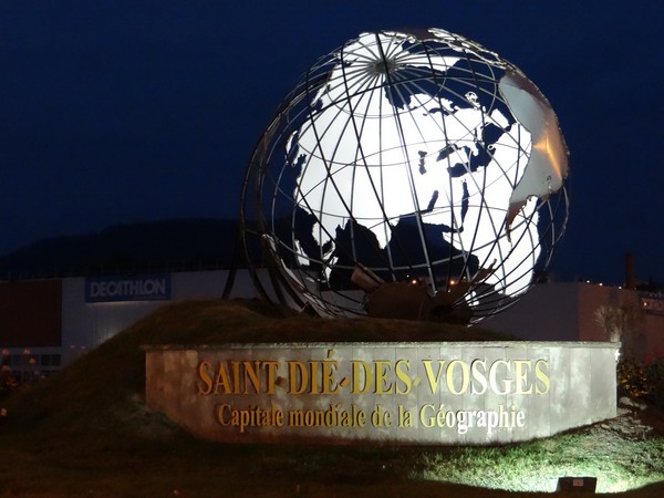 Les lumières viennent de s’éteindre sur la 27ème édition du FIG de Saint-Dié-des-Vosges. Vivement la 28ème… en octobre 2017. ©Bertrand Munier Les lumières viennent de s’éteindre sur la 27ème édition du FIG de Saint-Dié-des-Vosges. Vivement la 28ème… en octobre 2017. ©Bertrand Munier