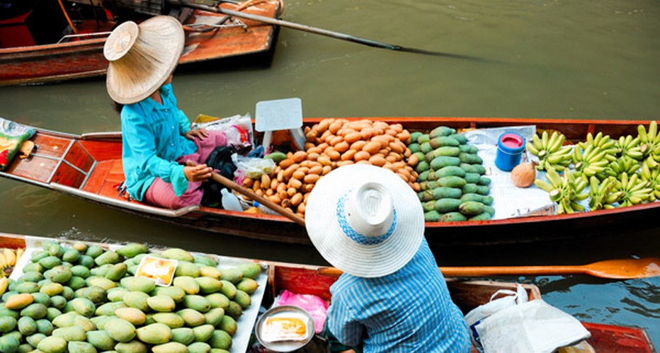 Madame Juthaporn Rerngronasa, gouverneur du tourisme de la Thaïlande explique : " Dans les années à venir, nous allons résolument renforcer le tourisme de niche. Les golfeurs, la clientèle des mariages et des voyages de noces, la santé et bien sûr le bien-être. Nous allons mettre en place des circuits spécifiques pour que les touristes s’approprient la cuisine régionale au contact avec les producteurs locaux." © Lindigomag/Pixabay.com Madame Juthaporn Rerngronasa, gouverneur du tourisme de la Thaïlande explique : " Dans les années à venir, nous allons résolument renforcer le tourisme de niche. Les golfeurs, la clientèle des mariages et des voyages de noces, la santé et bien sûr le bien-être. Nous allons mettre en place des circuits spécifiques pour que les touristes s’approprient la cuisine régionale au contact avec les producteurs locaux." © Lindigomag/Pixabay.com