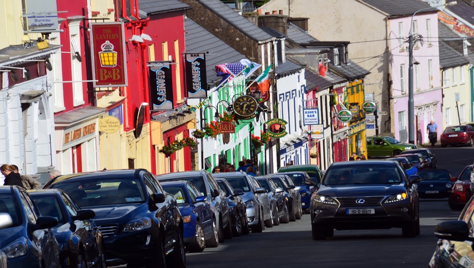 Avec sa cinquantaine de pubs laqués, Dingle dans le comté de Kerry est sans aucun doute l’une des stations balnéaires plus attractives d’Irlande© David Raynal