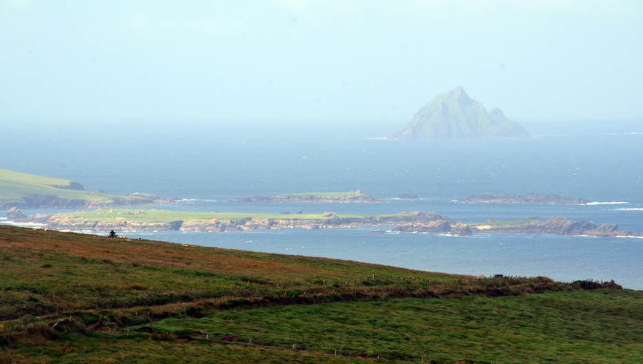 Slea Head à Dunquin (Dun Chaoin) est le village le plus à l’ouest d’Europe. De cette magnifique falaise au bout de la péninsule, il est possible de voir les contours massifs et mystérieux des îles Blasket© David Raynal