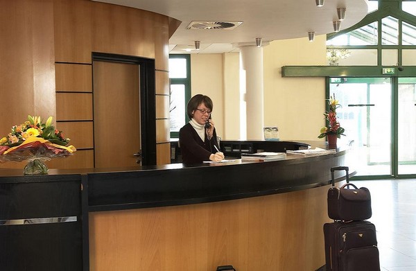 l’hôtel Océania  a su tisser une relation de confiance avec tous ses hôtes, qu’ils soient en décalage horaire, ou pressés, quant à leur heure d’arrivée et de départ.© Richard Bayon. l’hôtel Océania  a su tisser une relation de confiance avec tous ses hôtes, qu’ils soient en décalage horaire, ou pressés, quant à leur heure d’arrivée et de départ.© Richard Bayon.