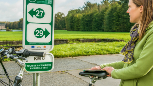 « La Wallonie à vélo par les voies vertes » en 15 étapes et 15 escapades sur des tronçons d’environ 40 à 50 km par jour. Crédit photo OT Wallonie