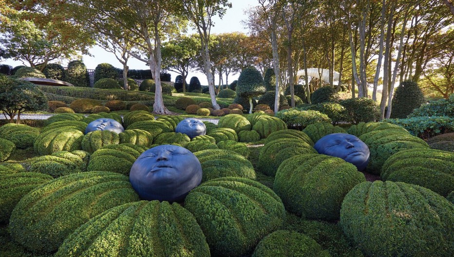 Le jardin Emotions créé à partir de buis est particulièrement intéressant et abrite d’étonnantes figures de l’artiste espagnol Samuel Salcedo créées en résine élastomère. © Les Jardins d'Etretat Le jardin Emotions créé à partir de buis est particulièrement intéressant et abrite d’étonnantes figures de l’artiste espagnol Samuel Salcedo créées en résine élastomère. © Les Jardins d'Etretat