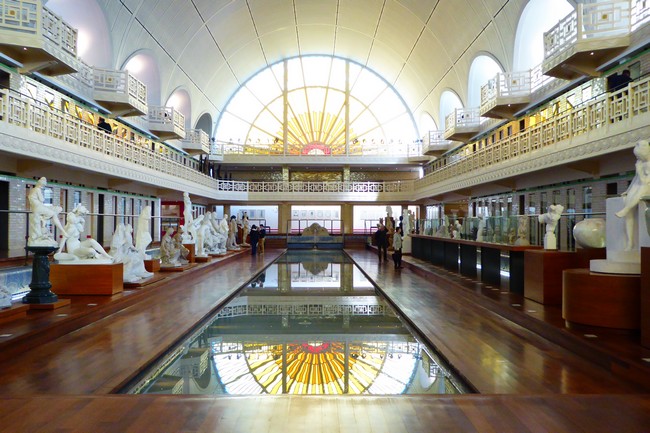 Aujourd'hui l'ancienne pisicine à Roubaix est devenu un lieu de création et un musée. © Musée de Roubaix