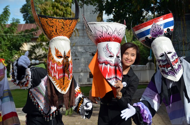 Phi Ta Khon fait parti intégrante du Festival Bun Luang qui est la fete locale la plus importante de la région. © David Raynal