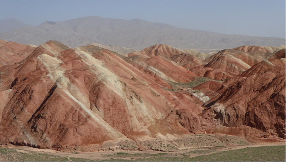 Les roches de Danxia sont un des plus beaux attraits sur cette route de la Soie à 30 kms de Zhangye.© Catherine Gary