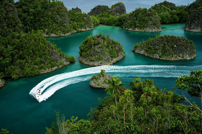 L'Ile paradisiaque de Pianemo dans l'archipel de Raja Ampat en Papouasie occidentale© O.T. Wonderfull Indonesia