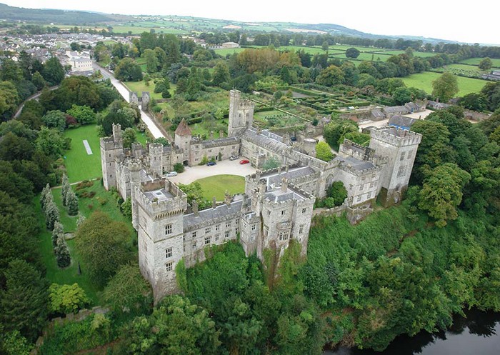 Un peu plus loin vers l’Est, dans le comté de Waterford, le Lismore Castle est un superbe château médiéval en bordure de la rivière Blackwater.Crédit photo D.R.