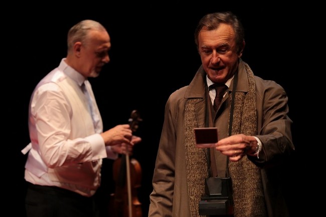 Fausse Note avec Michel Malavoy et Tom Novembre, en ce moment au Théâtre Michel à Paris (Copyright DR) Fausse Note avec Michel Malavoy et Tom Novembre, en ce moment au Théâtre Michel à Paris (Copyright DR)