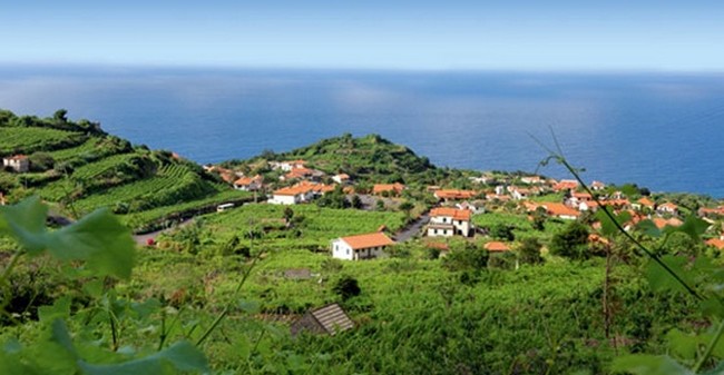  Madère -  L’Hôtel Villa Gale de Santa Cruz entre mer et montagne.