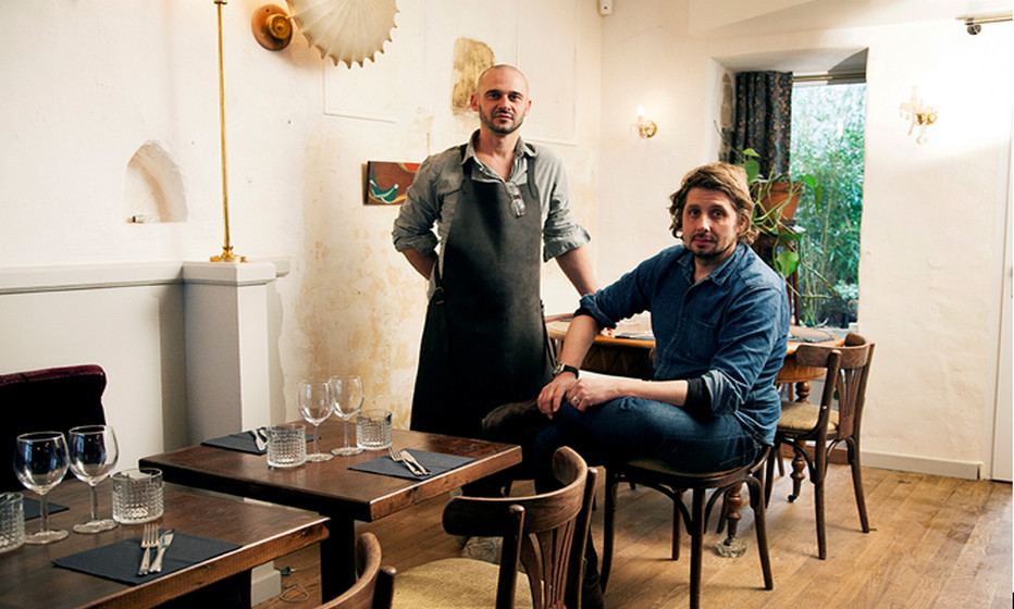 Serge et Pascal, deux joyeux compères viennent d’ouvrir leur second resto dans le sympathique quartier parisien des Batignolles. Copyright C.Gary