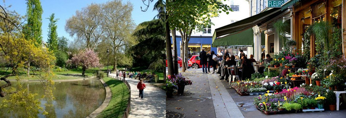 Du parc des Batignolles jusqu'au centre du quartier règne une vraie ambiance de village en plein cœur de Paris. Copyright DR Du parc des Batignolles jusqu'au centre du quartier règne une vraie ambiance de village en plein cœur de Paris. Copyright DR