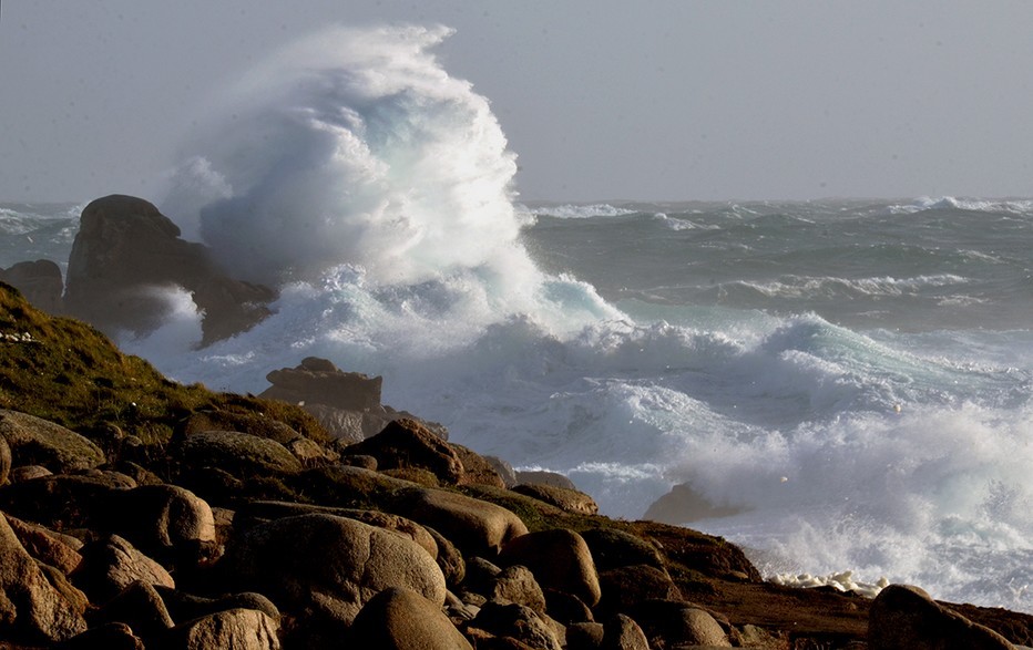 La mer et ses ressacs sur l'ïle de Ouessant. @ David Raynal