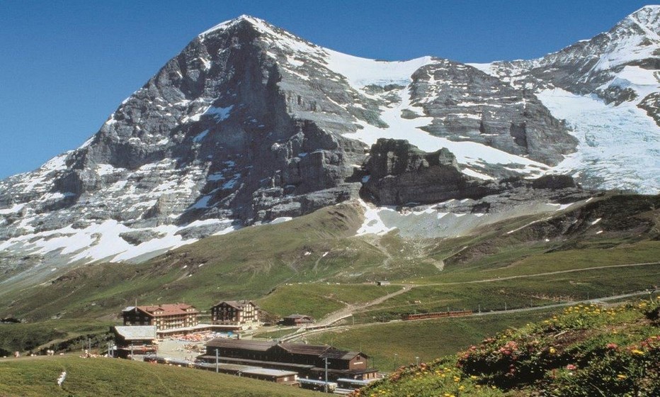 la station de Kleine Scheidegg et la face nord de l’Eiger. @ DR