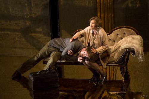 Théâtre Montparnasse "La Légende d’une vie", une pièce méconnue de Stefan Zweig. @ J.Stey Théâtre Montparnasse "La Légende d’une vie", une pièce méconnue de Stefan Zweig. @ J.Stey