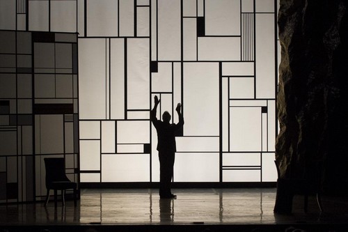 Théâtre Montparnasse "La Légende d’une vie", une pièce méconnue de Stefan Zweig. @ J.Stey Théâtre Montparnasse "La Légende d’une vie", une pièce méconnue de Stefan Zweig. @ J.Stey