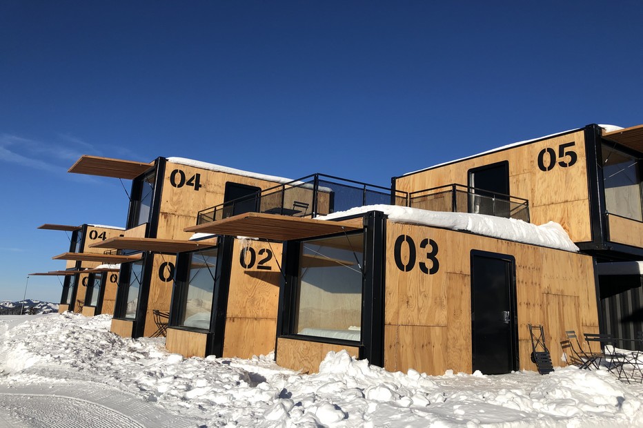 Accor Hotels ajoute à son parc hôtelier, à Avoriaz, un hôtel nomade et éphémère Flying Nest @ X.Bonnet