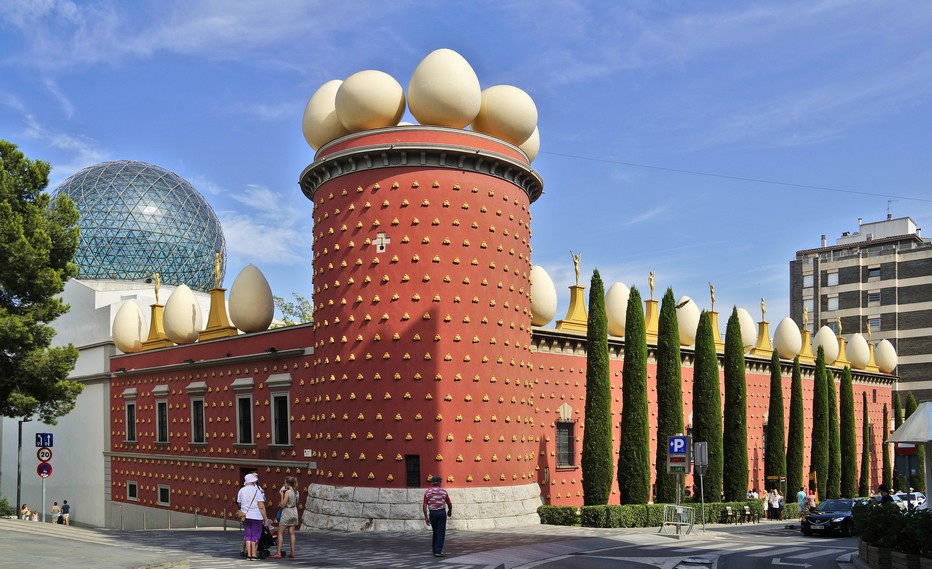 Le Théâtre-Musée de Salvador Dali vous invite à une expérience époustouflante conçue par cet artiste hors normes. Copyright Fundació Gala-Salvador Dalí, Figueres. Le Théâtre-Musée de Salvador Dali vous invite à une expérience époustouflante conçue par cet artiste hors normes. Copyright Fundació Gala-Salvador Dalí, Figueres.