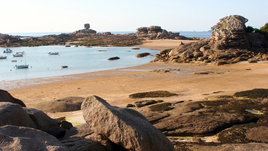 Les chaos de granit rose de la plage du Coz Pors à Trégastel (22)/David Raynal