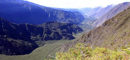 Vue impressionnante de la ravine vers le cirque de Mafate