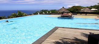 L'une des deux piscines du Palm Hôtel et Spa à la Réunion L'une des deux piscines du Palm Hôtel et Spa à la Réunion
