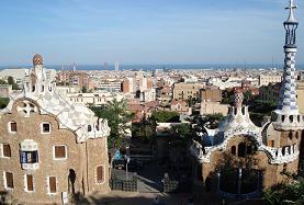 Une architecture omniprésente de Gaudi Une architecture omniprésente de Gaudi