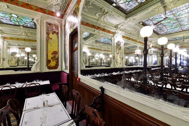 La couleur Céladon (verte) domine avec éclat l’ensemble de l’établissement.  ©Alexandre Marchi La couleur Céladon (verte) domine avec éclat l’ensemble de l’établissement.  ©Alexandre Marchi