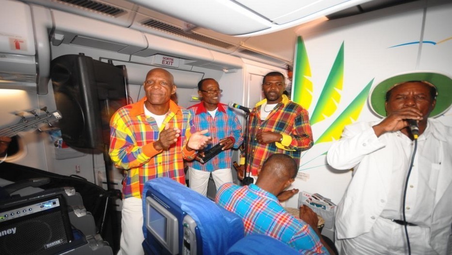 Fête de Noël à Bord de l'avion A330-300 d'Air Caraïbes Fête de Noël à Bord de l'avion A330-300 d'Air Caraïbes