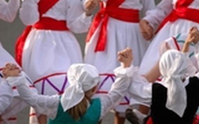 Sous les lumières de Noël rencontre de Montbéliard avec le Pays Basque