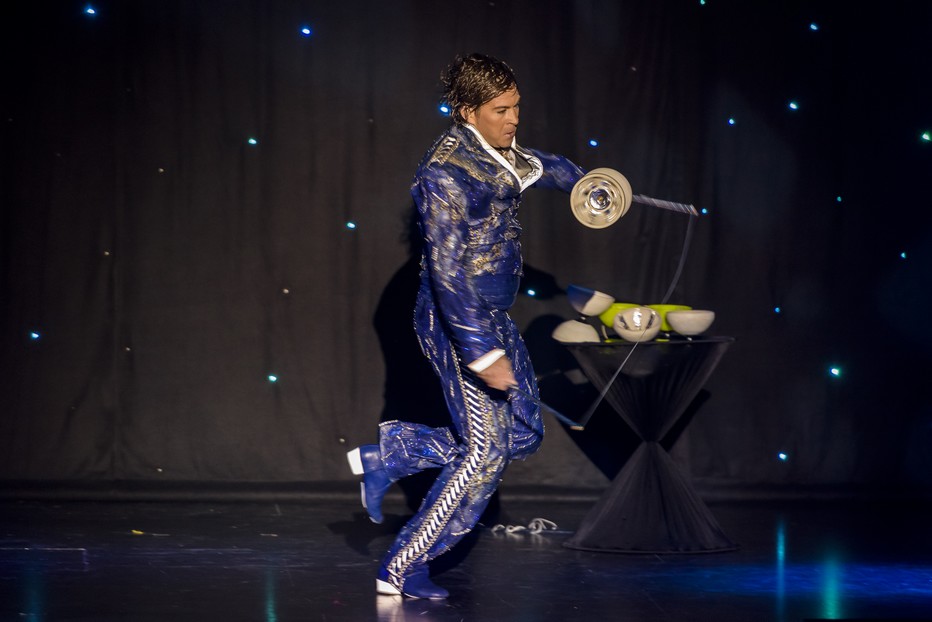 Pierre Marchand, le talentueux joueur mondial de diabolo. ©Royal Palace