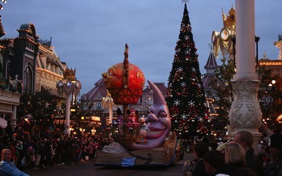 Disneyland Paris : Mickey aux couleurs de Noël Disneyland Paris : Mickey aux couleurs de Noël