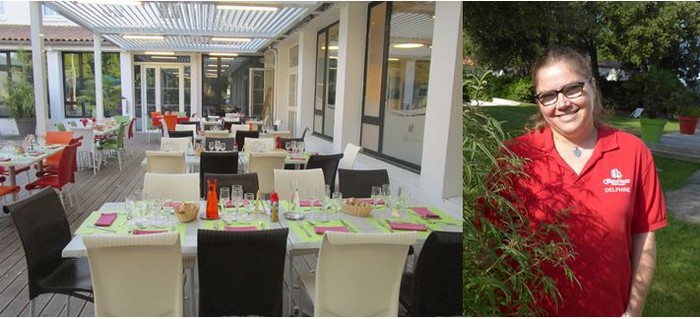 La salle de restaurant très conviviale des 4 Vents à Noirmoutier et Delphine, légèrement handicapée, qui a trouvé sa voie, et ce depuis 21 ans, au service de ce restaurant. @ 4 Vents La salle de restaurant très conviviale des 4 Vents à Noirmoutier et Delphine, légèrement handicapée, qui a trouvé sa voie, et ce depuis 21 ans, au service de ce restaurant. @ 4 Vents