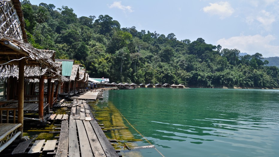 La Thaïlande est également connue pour sa faune exceptionnelle et sa végétation luxuriante. Il y a plus de 300 parcs nationaux en Thaïlande, ici à Khao Sok. @ Pixabay/Lindigomag