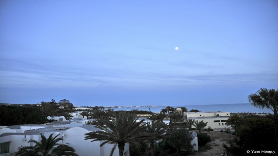 Tunisie, vue sur la mer (photo Yann Menguy) Tunisie, vue sur la mer (photo Yann Menguy)