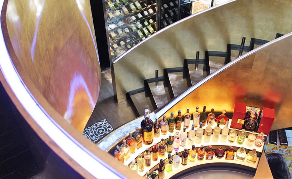 Le bar magnifique du restaurant Osha. @ Osha Le bar magnifique du restaurant Osha. @ Osha