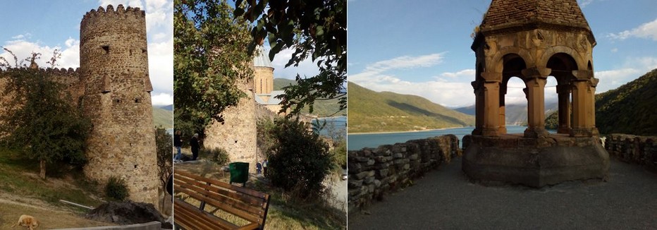 Le  château fort  d'Ananouri posé au bord du lac de Jinvali émerveille autant par son architecture typiquement moyenâgeuse (remparts crénelés, meurtrières, églises décorées) que par son cadre grandiose.@ OT Georgie