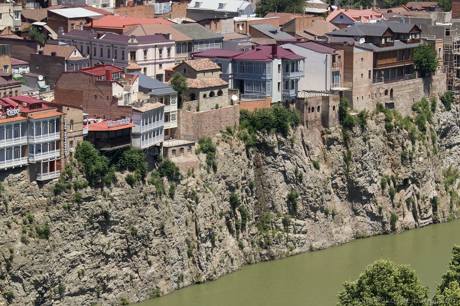 TBILISSI, une capitale où se mêlent influences occidentales, orientales et russes. Quelques rues suffisent pour basculer d'un continent à l'autre.@ OT Georgie TBILISSI, une capitale où se mêlent influences occidentales, orientales et russes. Quelques rues suffisent pour basculer d'un continent à l'autre.@ OT Georgie