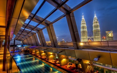 Tours jumelles Petronas à Kuala Lumpur  mesurant 452 mètres de hauteur. (photo Evaway)