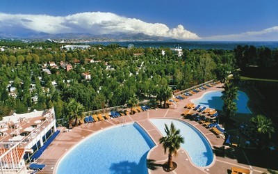 Piscines extérieures Hôtel La Baie des Anges à Antibes