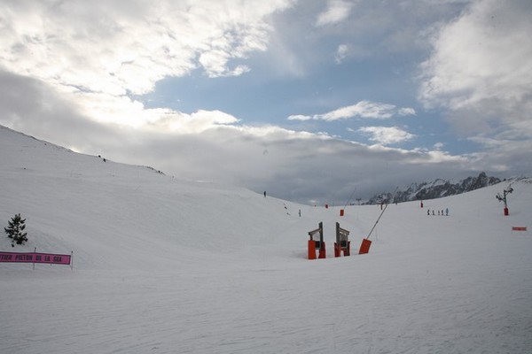 A Valloire, en 2020, on optimise ses flux de clientèle, sur les pistes avec le tout nouveau télésiège de six places débrayable. @ R.Bayon