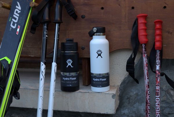 Dotées d’un acier inoxydable, haute performance, les flasques Hydro Flask conservent le goût de votre boisson sans jamais l’altérer. @ R.Bayon Dotées d’un acier inoxydable, haute performance, les flasques Hydro Flask conservent le goût de votre boisson sans jamais l’altérer. @ R.Bayon