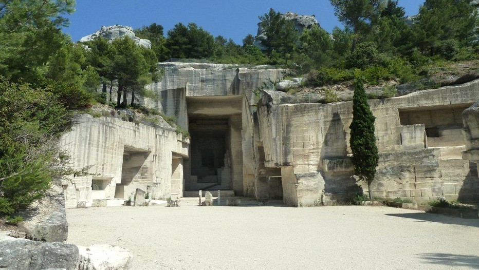 Entrée des Carrières de Lumières près des Baux de Provence Entrée des Carrières de Lumières près des Baux de Provence