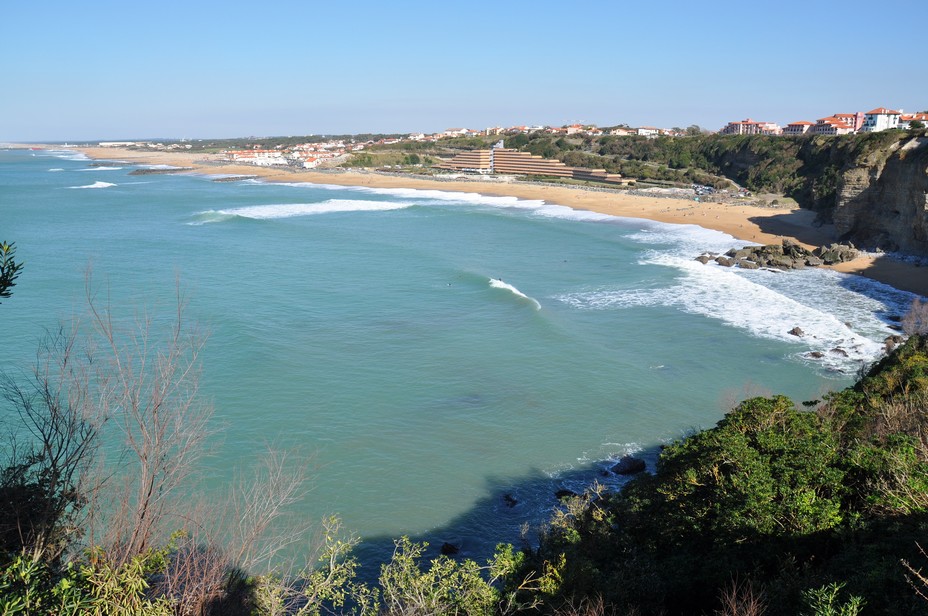 Plage de d'Anglet - Village VVF @.Commons wikimedia.org/Toniodelbarrio