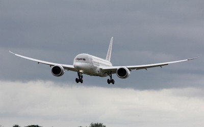 Dreamliner ou Boeing 787 en démonstration (photo aeroweb-fr.net) Dreamliner ou Boeing 787 en démonstration (photo aeroweb-fr.net)