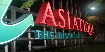 Bangkok :   « Asiatique - The Riverfront »,  un village dans la ville !