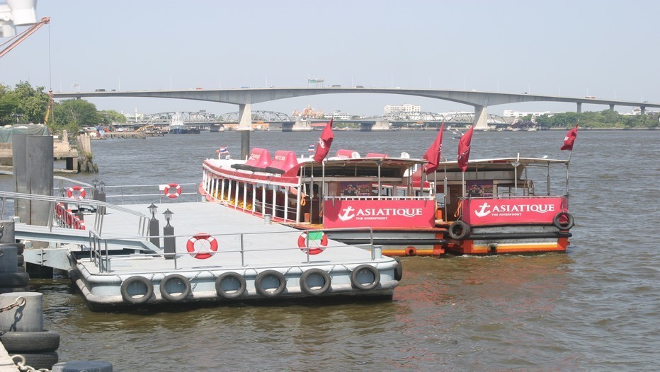 Bangkok :   « Asiatique - The Riverfront »,  un village dans la ville !