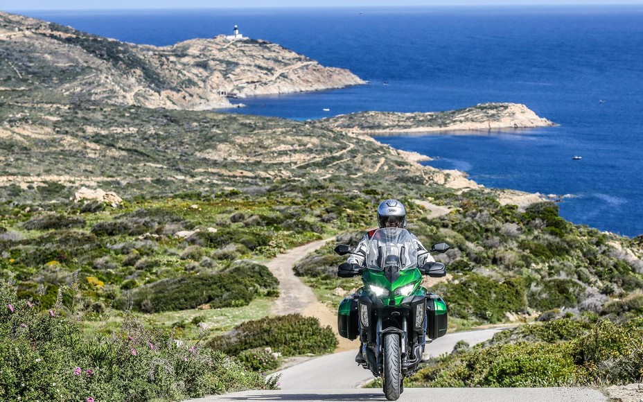 Sur l'un des circuits à moto en Corse @MotoEuropeActive