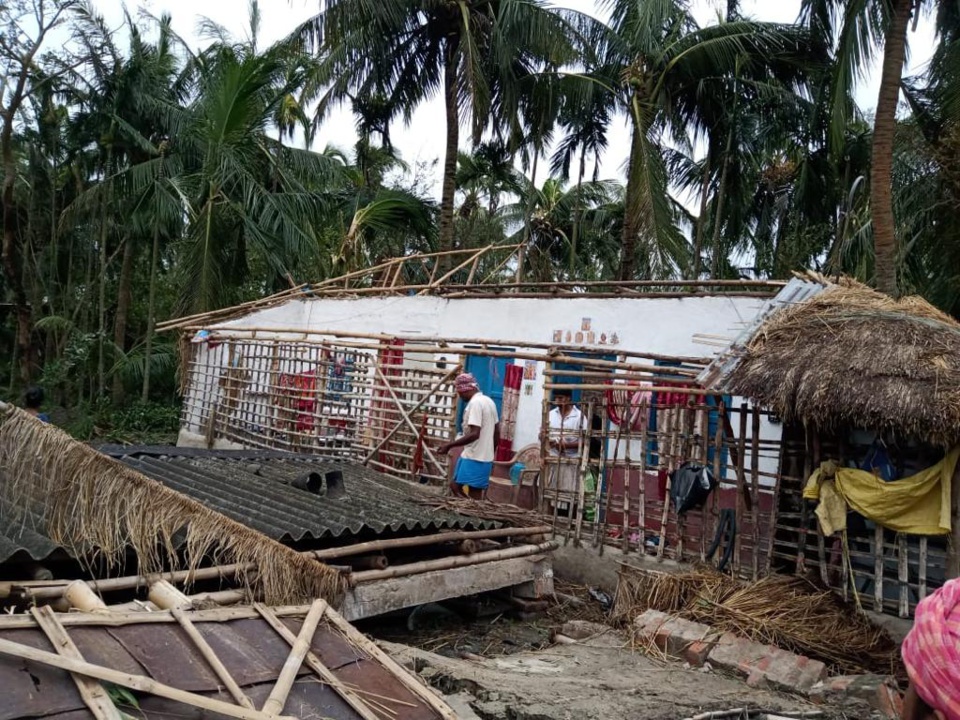 Solidaires avec le Bengale et Calcutta  en grande détresse 