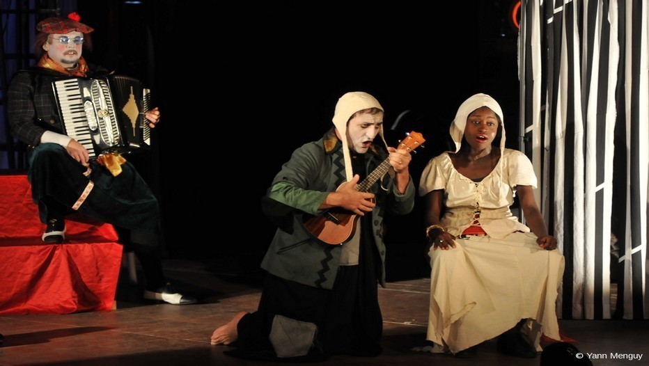 Une scène de la Farce de Maître Pathelin au Grand Parquet (Photo Yann Menguy) Une scène de la Farce de Maître Pathelin au Grand Parquet (Photo Yann Menguy)